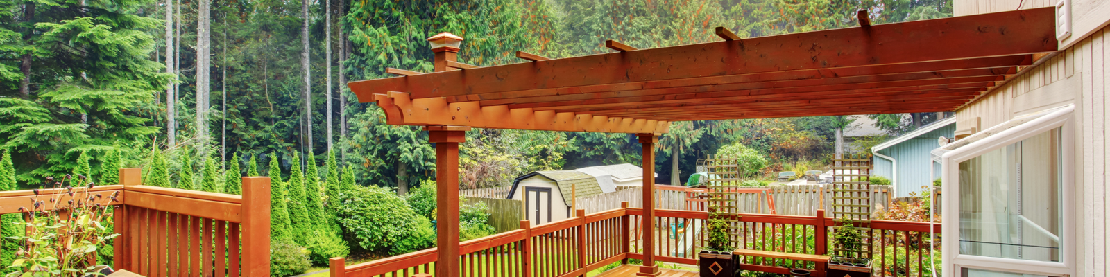 5 Reasons to Add a Pergola to Your Backyard