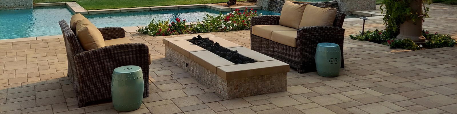Pavers vs. travertine: